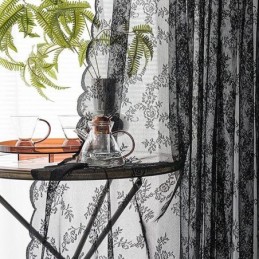 Blomsterprintede Sorte, Transparente Blondegardiner Til Stuen