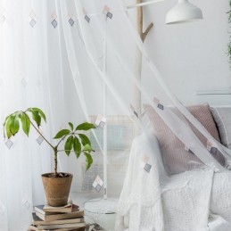 Luksuriøst Broderigardin...