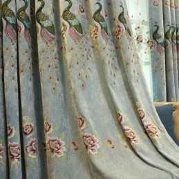 Mørklæggende Chenillegardin, Specialfremstillet Gardin Med Blomstermotiv Og Påfuglebroderi