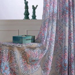 Trykte Blomstergardiner I Tyl Med Gennemsigtige Gardiner Til Stuen