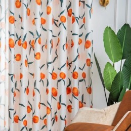Gardin Efter Mål I Nordisk Stil Med Frugtprint