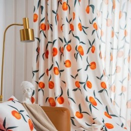 Gardin Efter Mål I Nordisk Stil Med Frugtprint