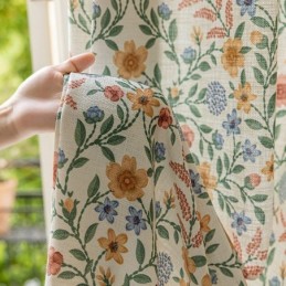 Hørgardiner I Amerikansk Stil Med Små Blomsterprint
