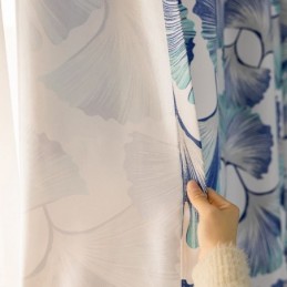 Gardin Efter Mål I Nordisk Stil Med Bladprint