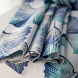 Gardin Efter Mål I Nordisk Stil Med Bladprint